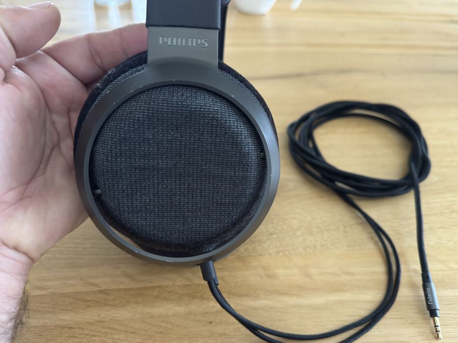 Casti Philips Fidelio X3