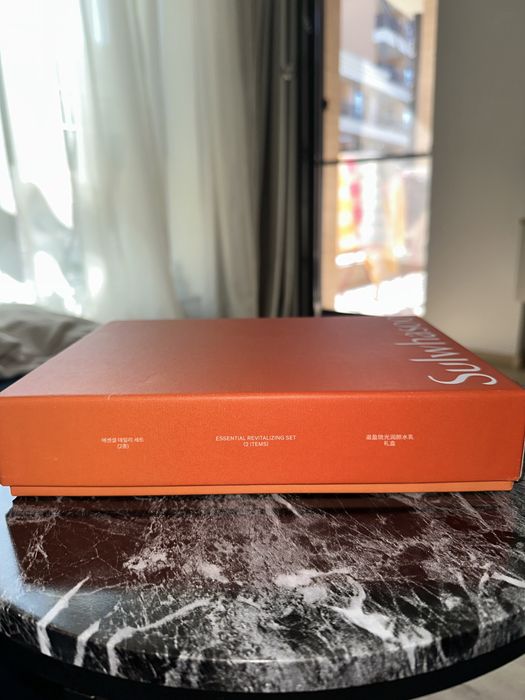 Комплект корейска козметика на Sulwhasoo Essential Revitalizing Set.
