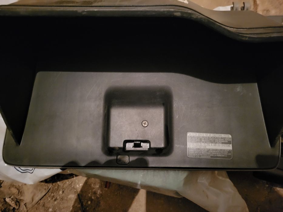 Продам бардачок на Камри 35.