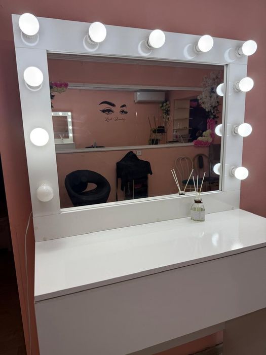 Продам зеркало для макияжа