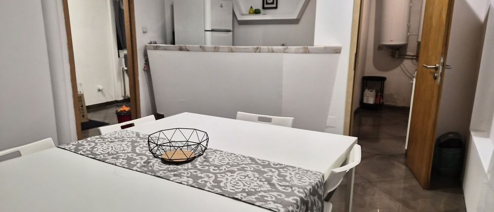 Camera de inchiriat cu balcon