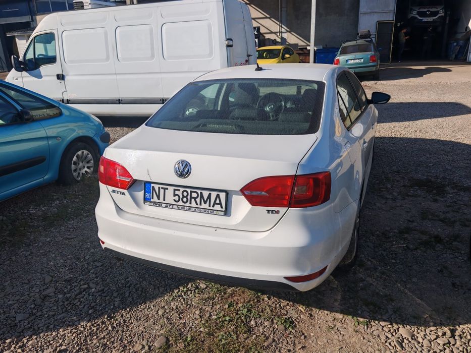 VOLKSWAGEN Jetta 2013 — imagine 3