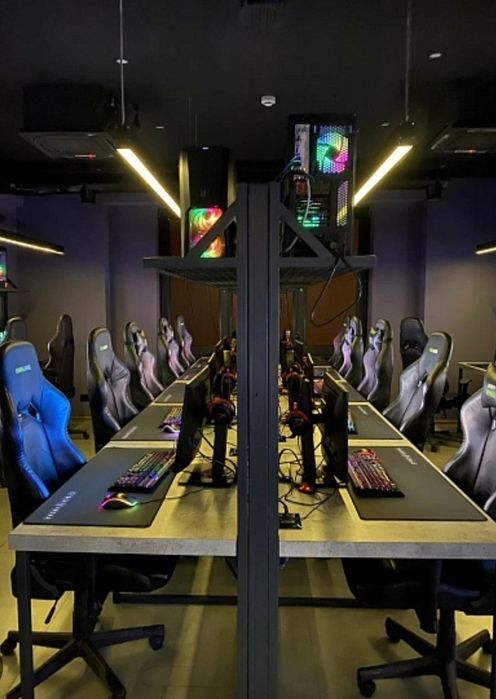 Продам столы для компьютерного клуба