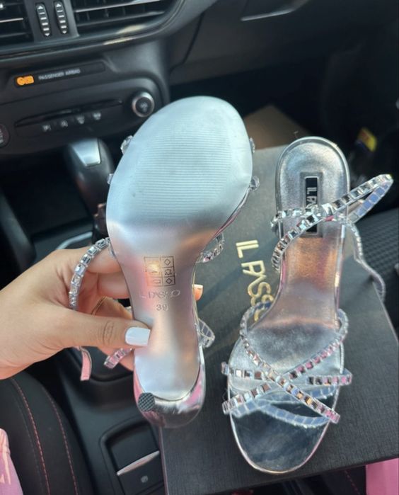 Sandale cu toc IL PASSO NOI !