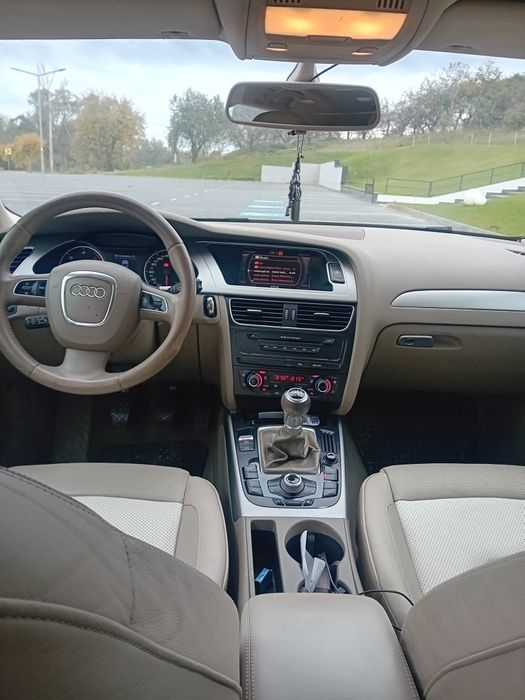 Audi  A 4 b 8 an 2010