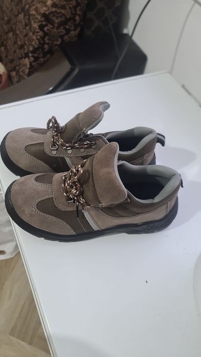 Продам спецобувь. 20 000 тг