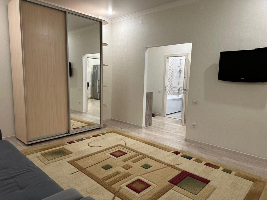 Продам шкаф плательный