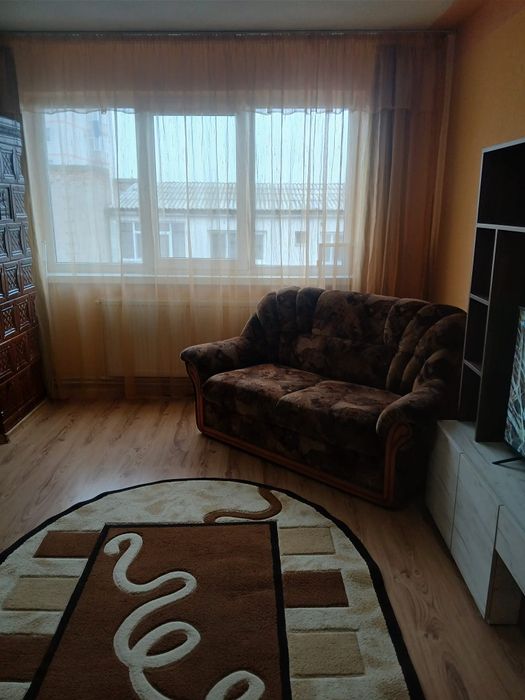 Vând apartament 3 camere Medgidia