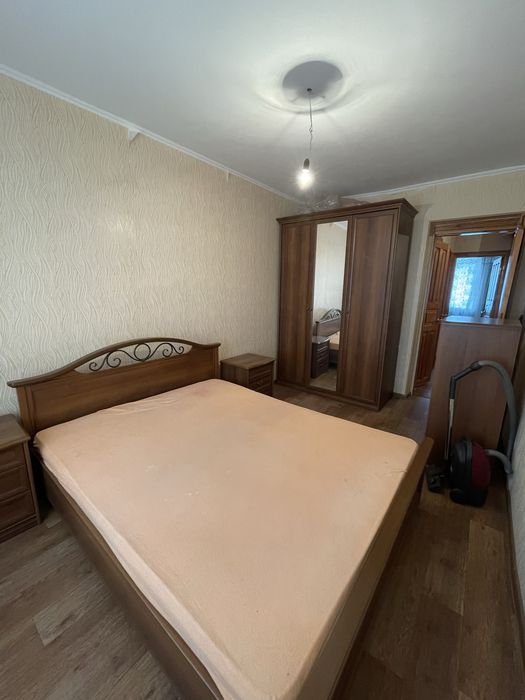 Продам спальный гарнитур
