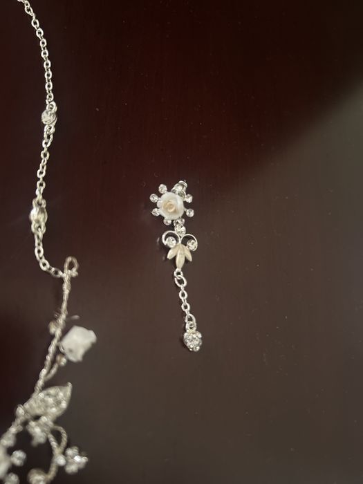 Нежное ожерелье и серьги