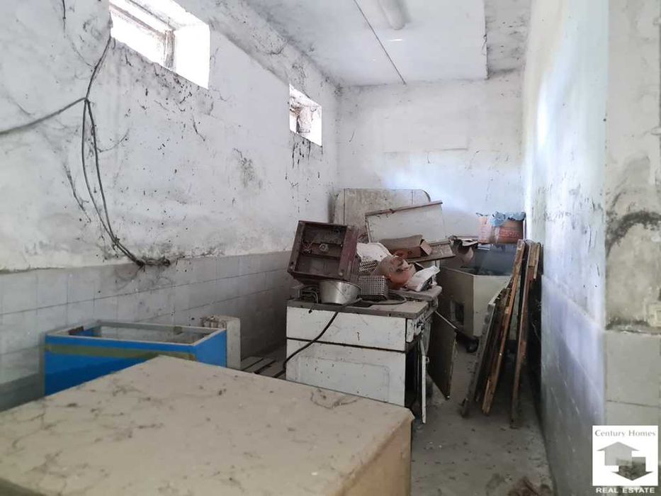 111344 Склад на две нива, с товарна рампа и магазин, в кв. Чолаковци