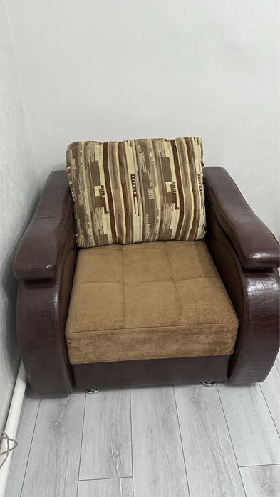 Диван и кресло в хорошем качестчве