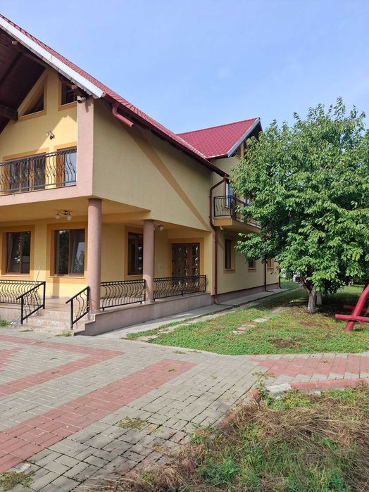 casa si teren de vanzare
