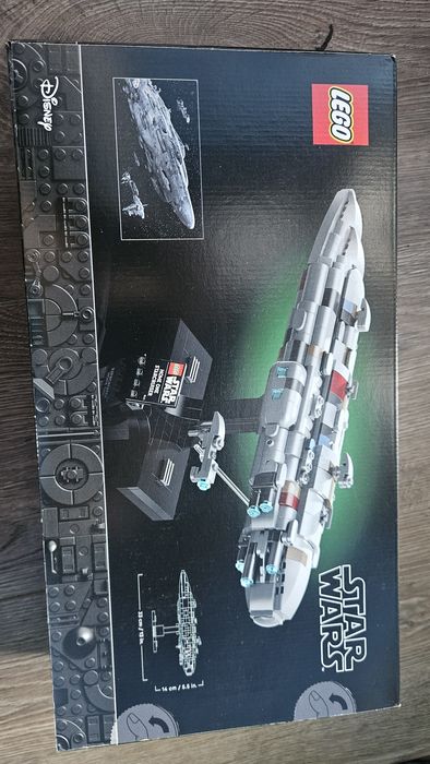 Продавам два броя Lego Star Wars
DROIDEKA-55€
Home One Starcruiser-40€