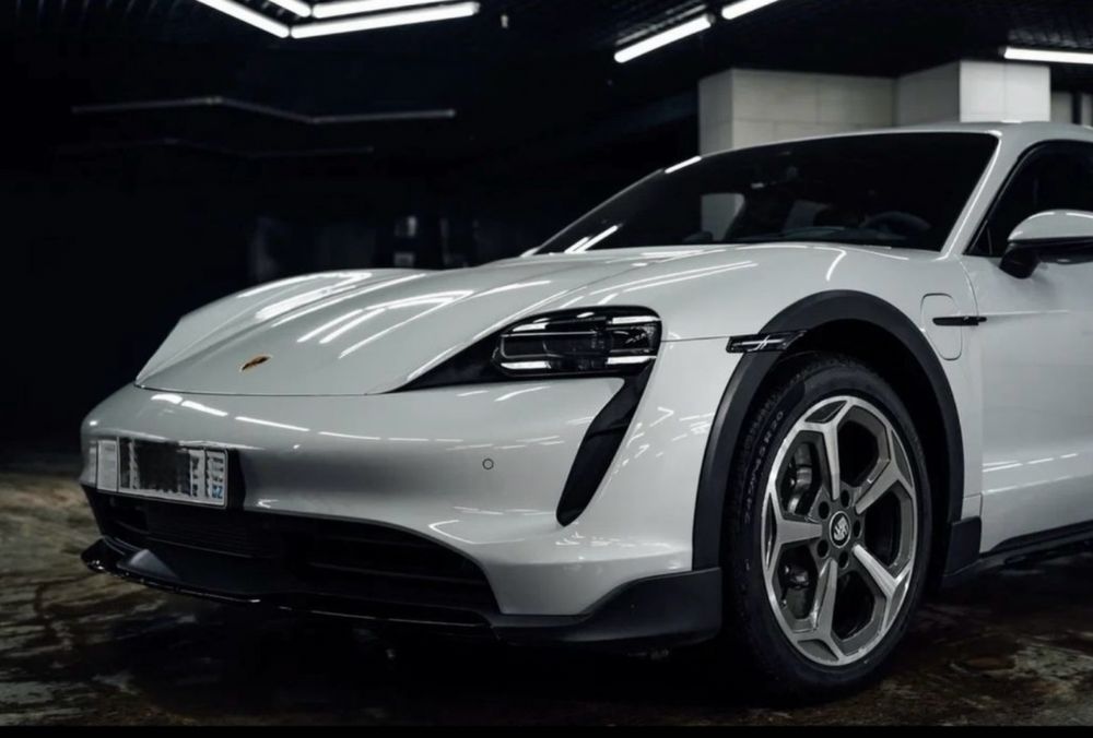 Porsche Taycan CrossTurismo 4s