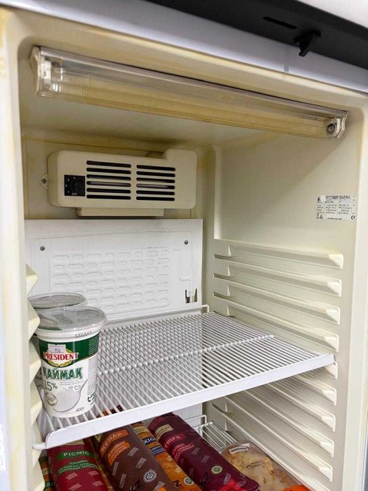 Витринный холодильник