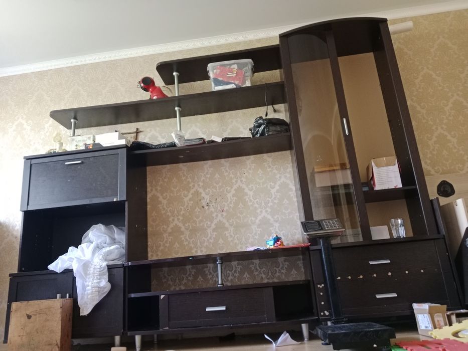 Стенка с зала отдам даром самовывоз