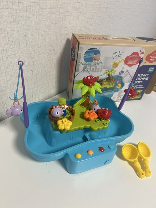 Музикална водна пързалка с рибки и части на конструктор, водна маса, игра, вода