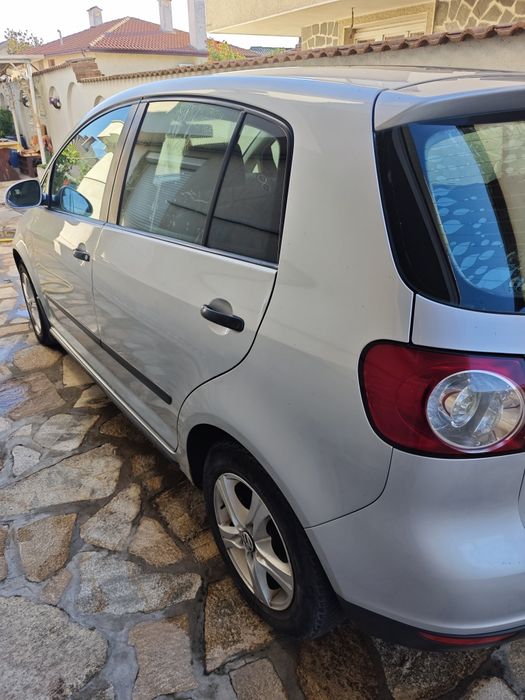 VW Golf  5 Plus .
