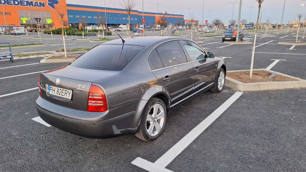 SKODA SUPERB 158.000Km real model ELEGANCE 2007