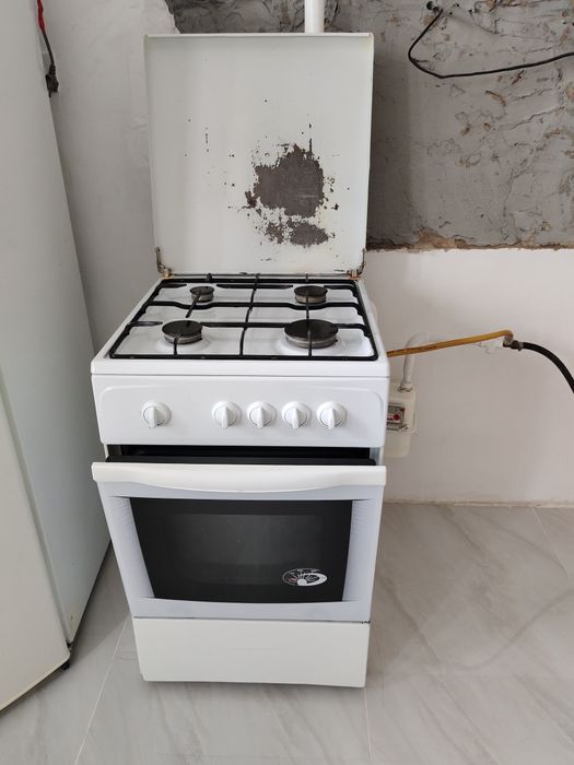 Продам газовую плиту