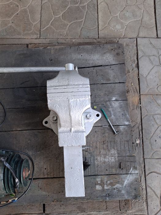 Продам тиски.советские.