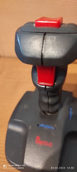 Продавам джойстик