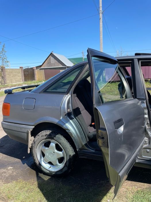 Продам Audi 80.