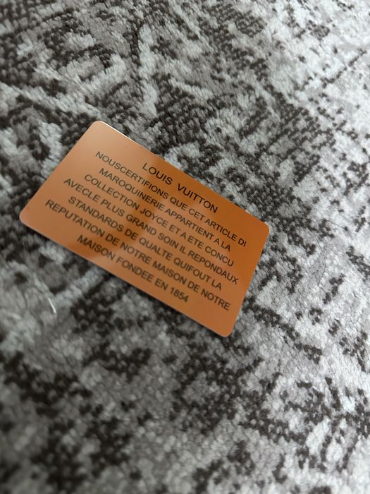 set lv cu portofel si curea de piele