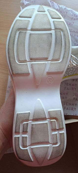 Маратонки 38 номер Jenny Faery