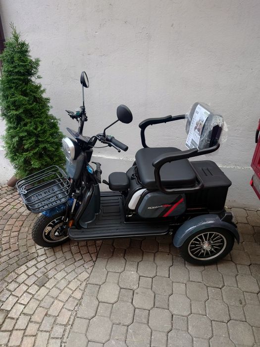 Tricicluri și scutere electrice