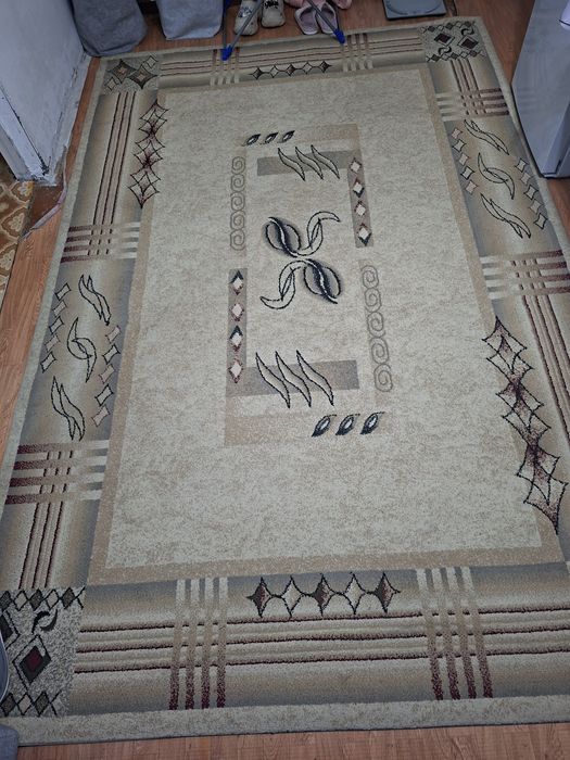 Ковёр в хорошем состоянии