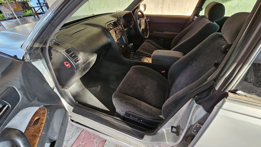 Срочно продаю ниссан