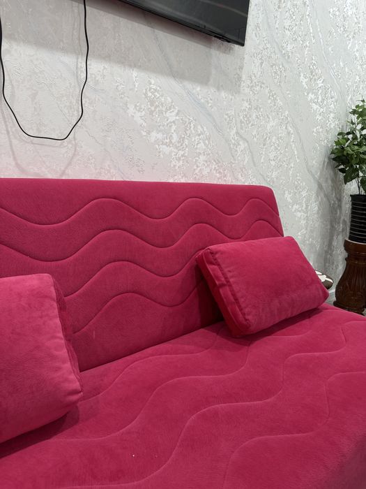 Диван в отличном состояний