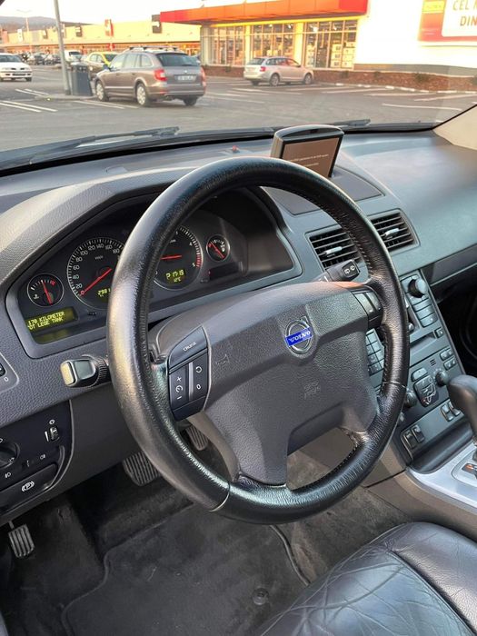 Vând Volvo XC90 163 CP