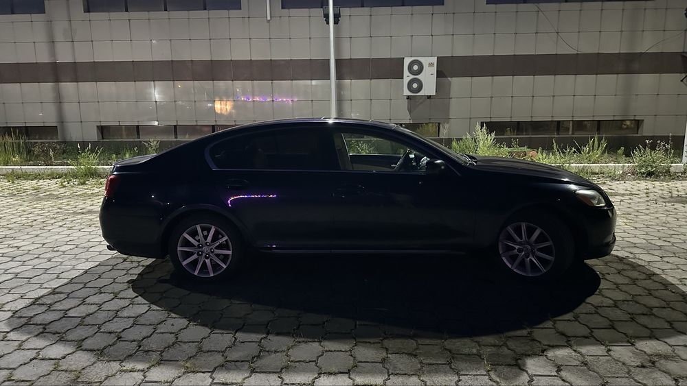 Срочно продам Lexus GS300