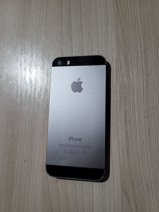 Продам iphone 5s на запчасти