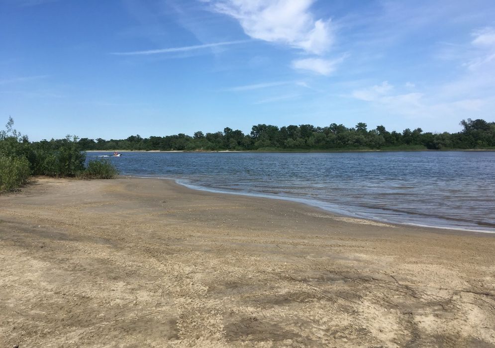 Участок 1 га на берегу озера