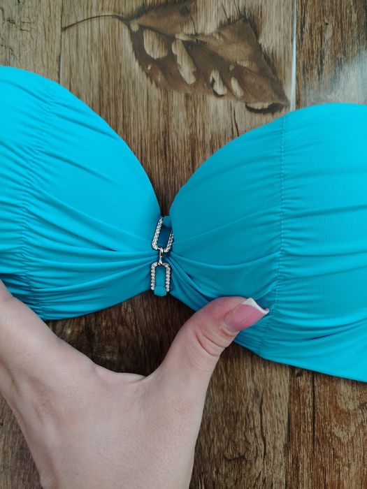 Costum de baie din doua piese nou fără eticheta mărime M