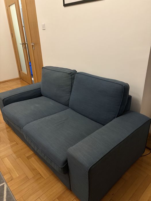 Двуместен диван + подсрък маса