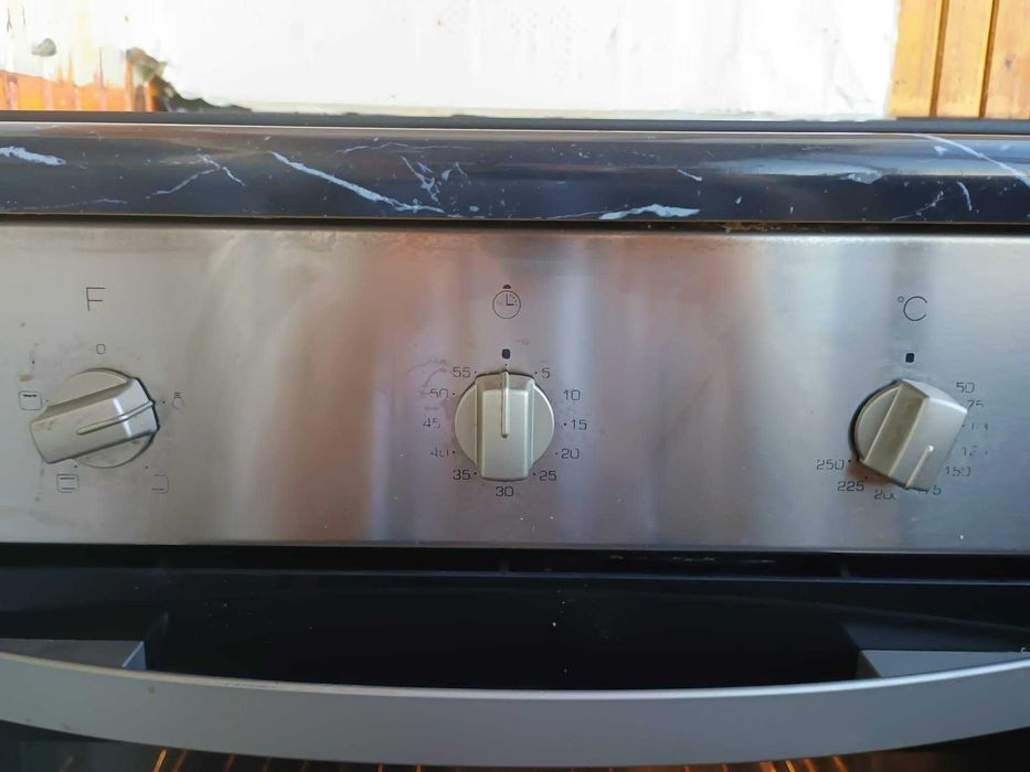 Фурна за вграждане Whirlpool и плот за вграждане