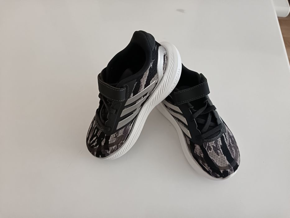 Адидас маратонки