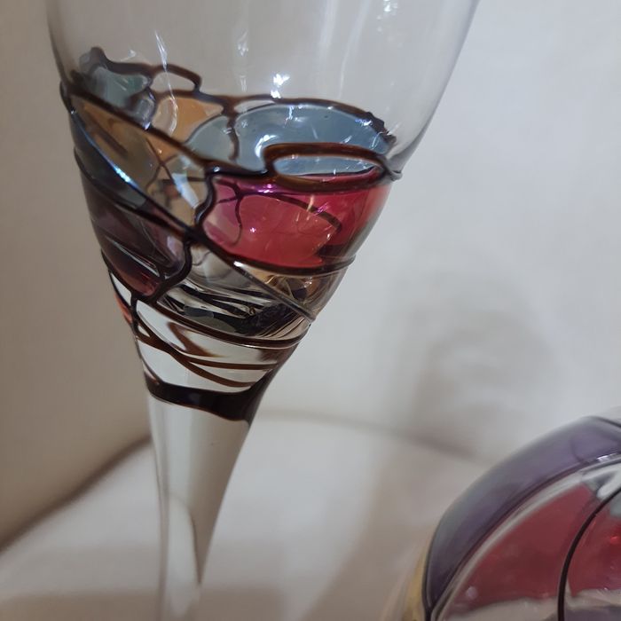 Set decorativ pictat manual, marca K&K Styling Amsterdam.
Conține 6 pa