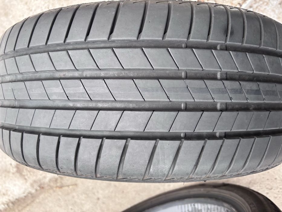 215/45/17 Michelin 2 бр Bridgeston 2 бр