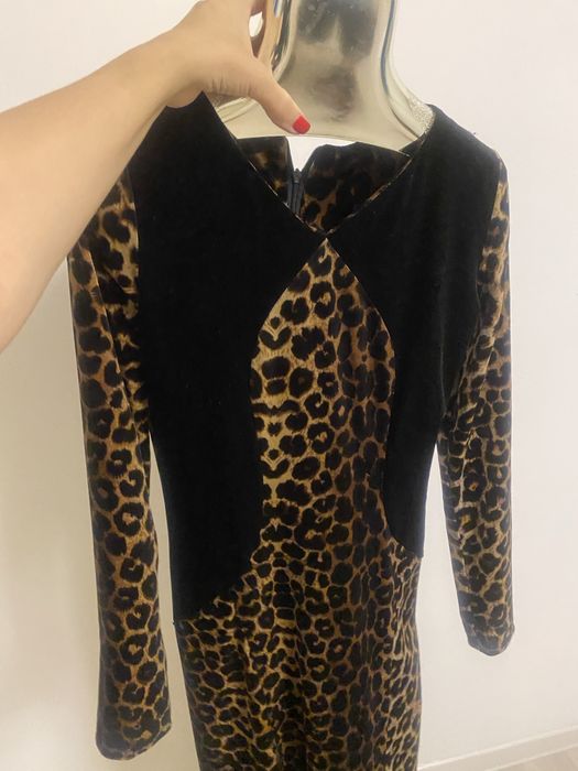 Платье леопардовое бархатное