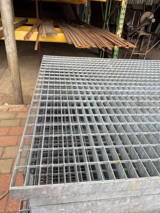 Gretare zincate galvanizate