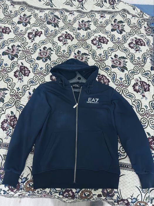 Зипка худи армани EA7