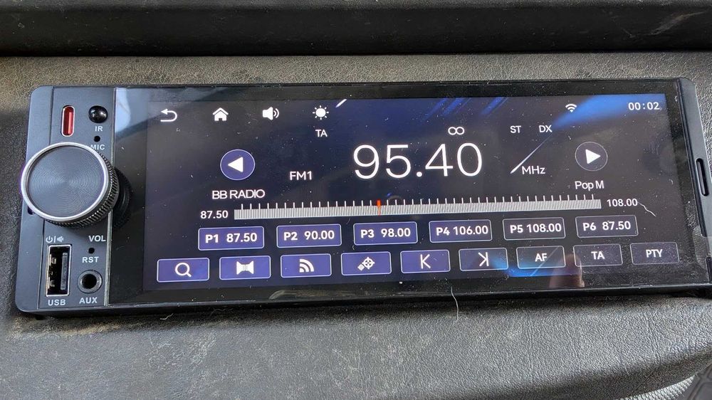 CarPlay / Android Auto радио 6.36” + Rear View Camera + Wireless Adapter (ПОДАРЪК)