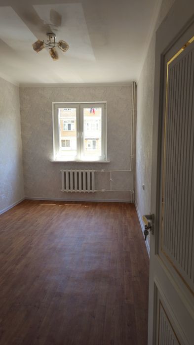 Сергели 2 4/3/9 балкон 1×7 100 м²