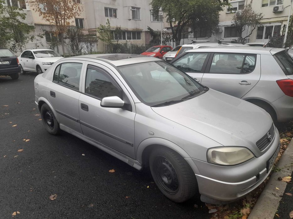 Vand autoturism Opel astra 1,6 benzina 2004